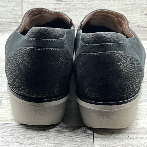 SOLD - Picture 2 of 7